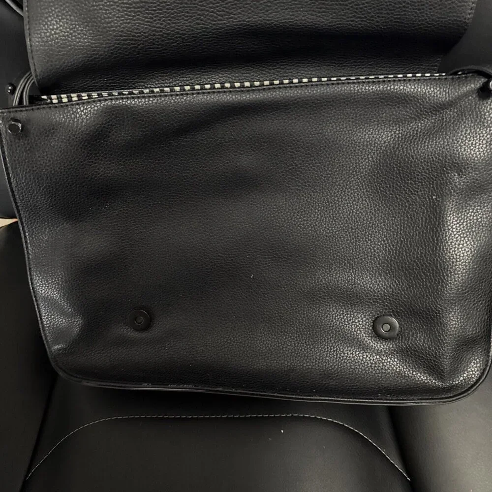 Black Faux Leather Cross body Messenger Bag With Magnetic Front Flap GR72
